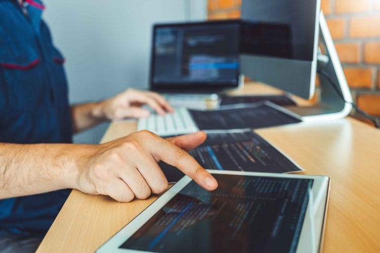 What Determines Contract Web Developer Rates: 9 Major Factors