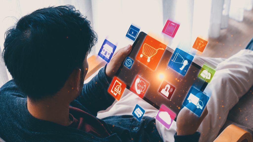 Omni Channel Technology Of Online Retail Business Approach